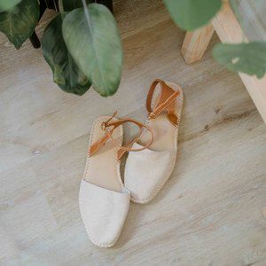 Time & Tru Cream & Brown Sandals Covered Toe Faux Leather Strap 12 Women's